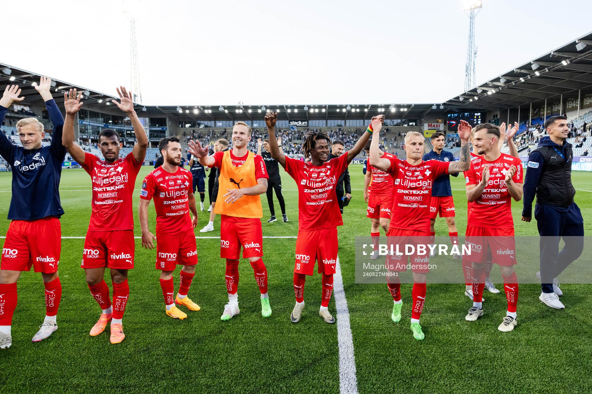Värnamos spelare jublar
