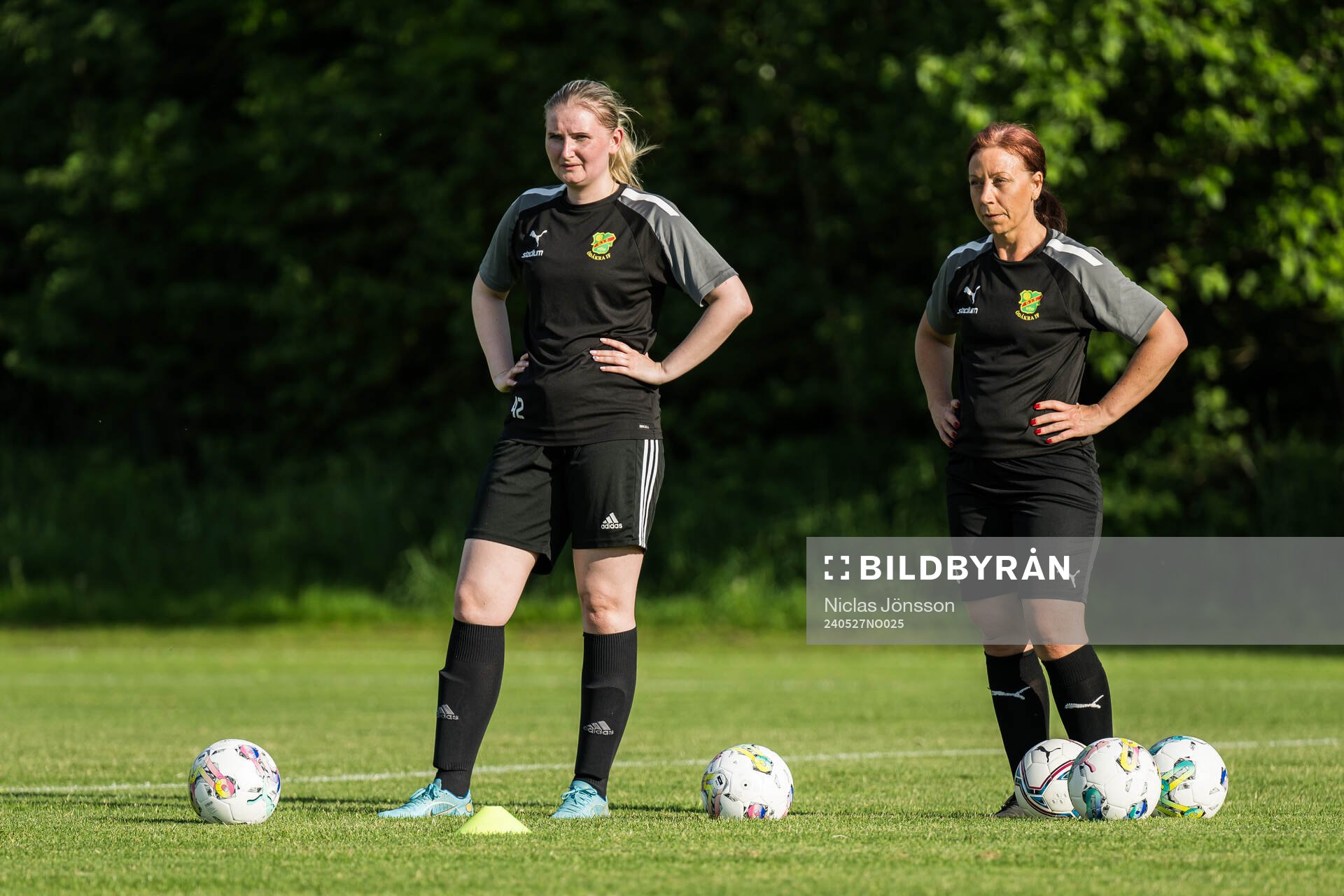 Ödåkras Olivia Persson och Maria Hultberg Andersson under en träning med Ödåkra den 27 maj 2024 i Ödåkra. 