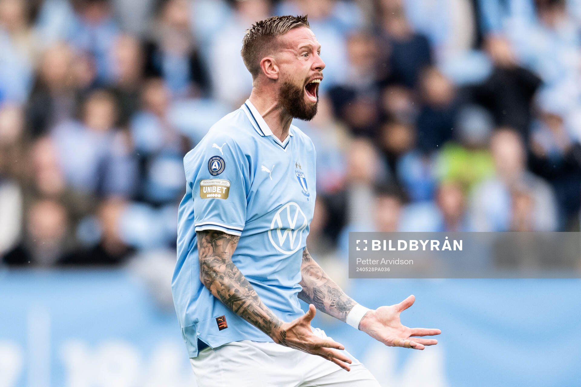Malmö FFs Pontus Jansson reagerar