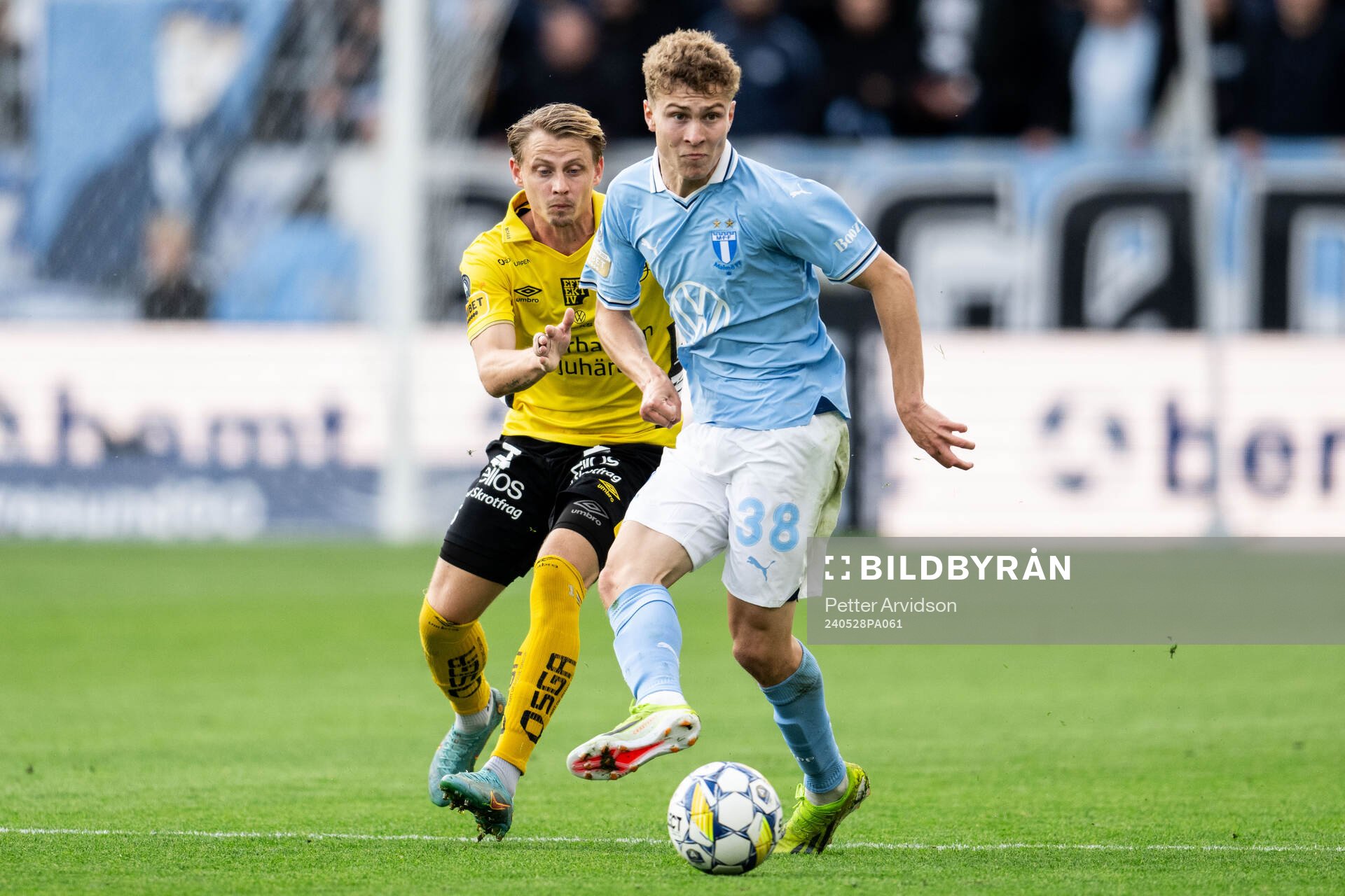 Elfsborgs Simon Hedlund och Malmö FFs Hugo Bolin