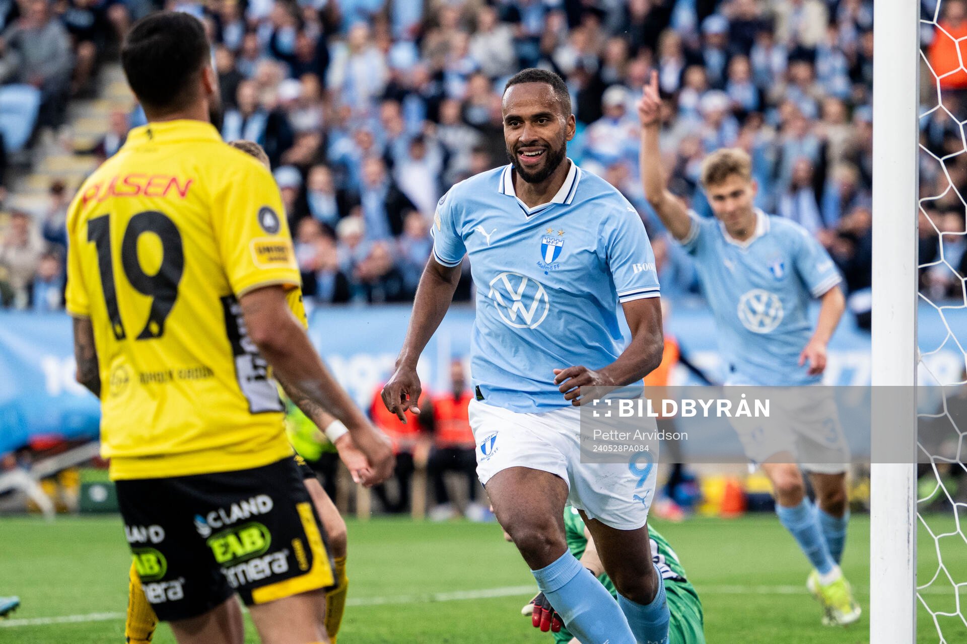 Malmö FFs Isaac Kiese Thelin jublar