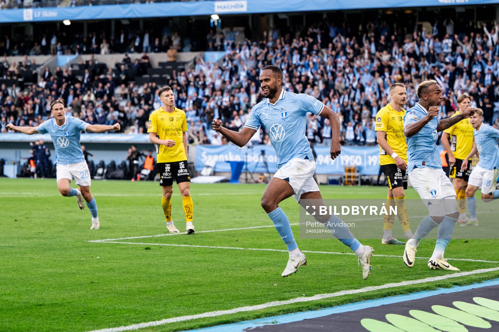 Malmö FFs Isaac Kiese Thelin jublar