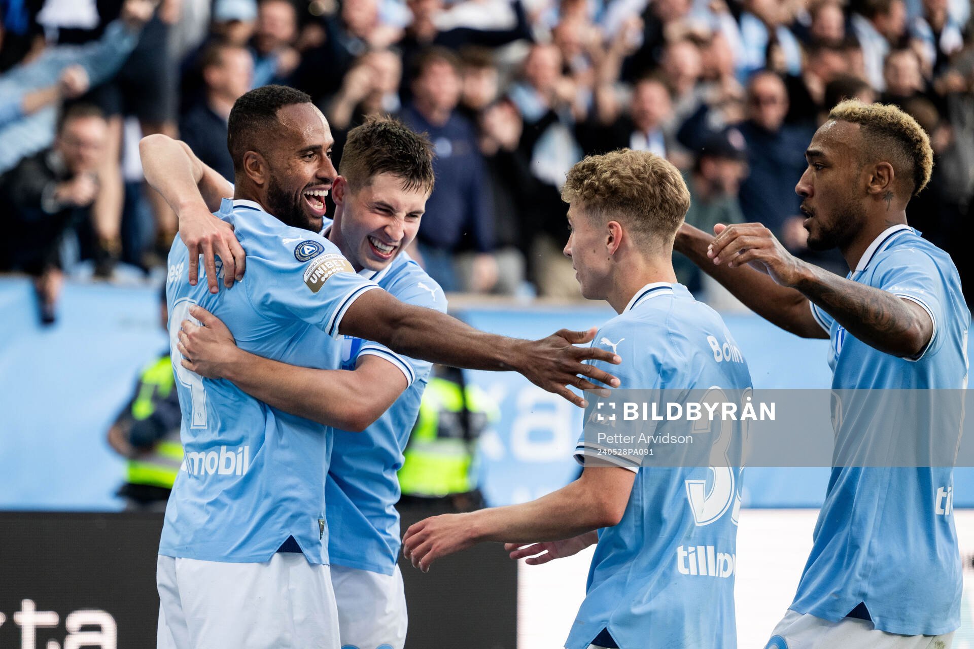 Malmö FFs Isaac Kiese Thelin jublar med Lasse Berg