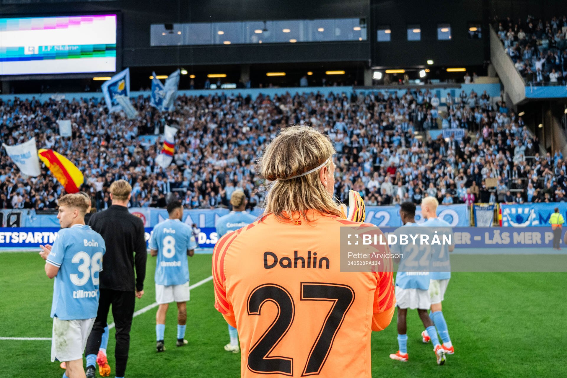 Malmö FFs målvakt Johan Dahlin jublar