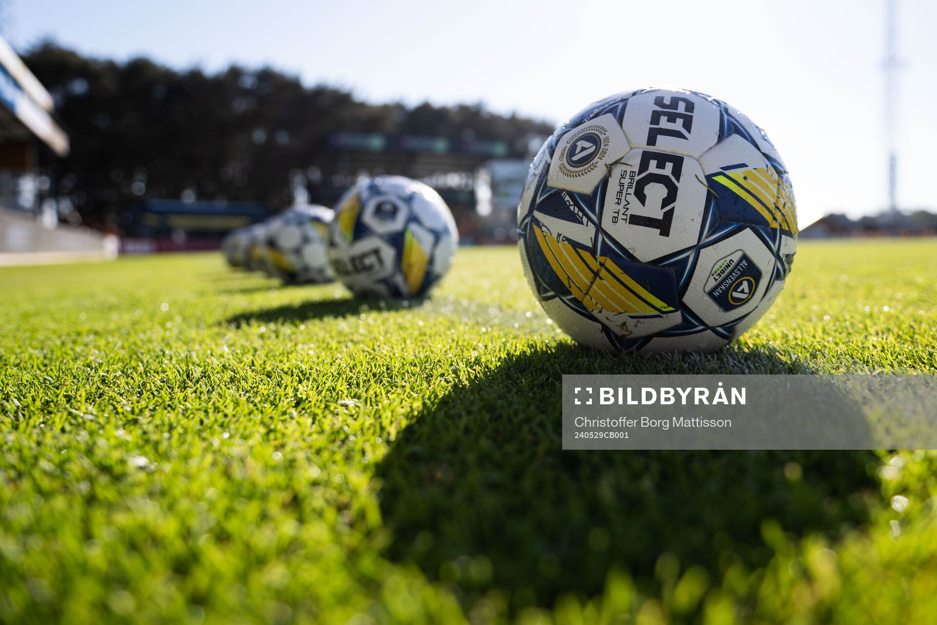 Fotboll på Strandvallens gräsmatta