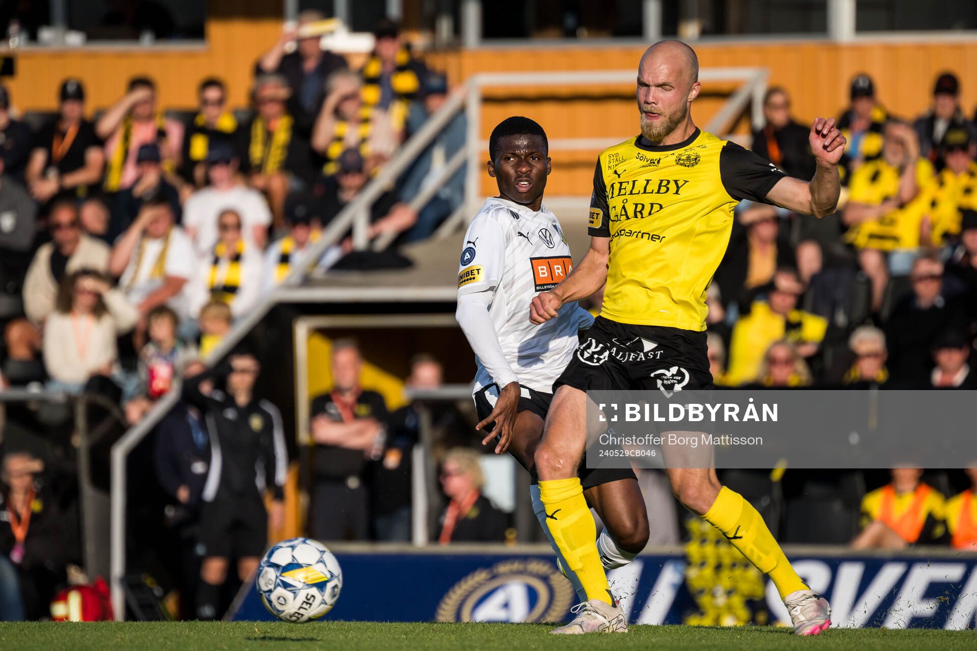Häckens Akoua Romeo Amane och Mjällbys Viktor Gustafson