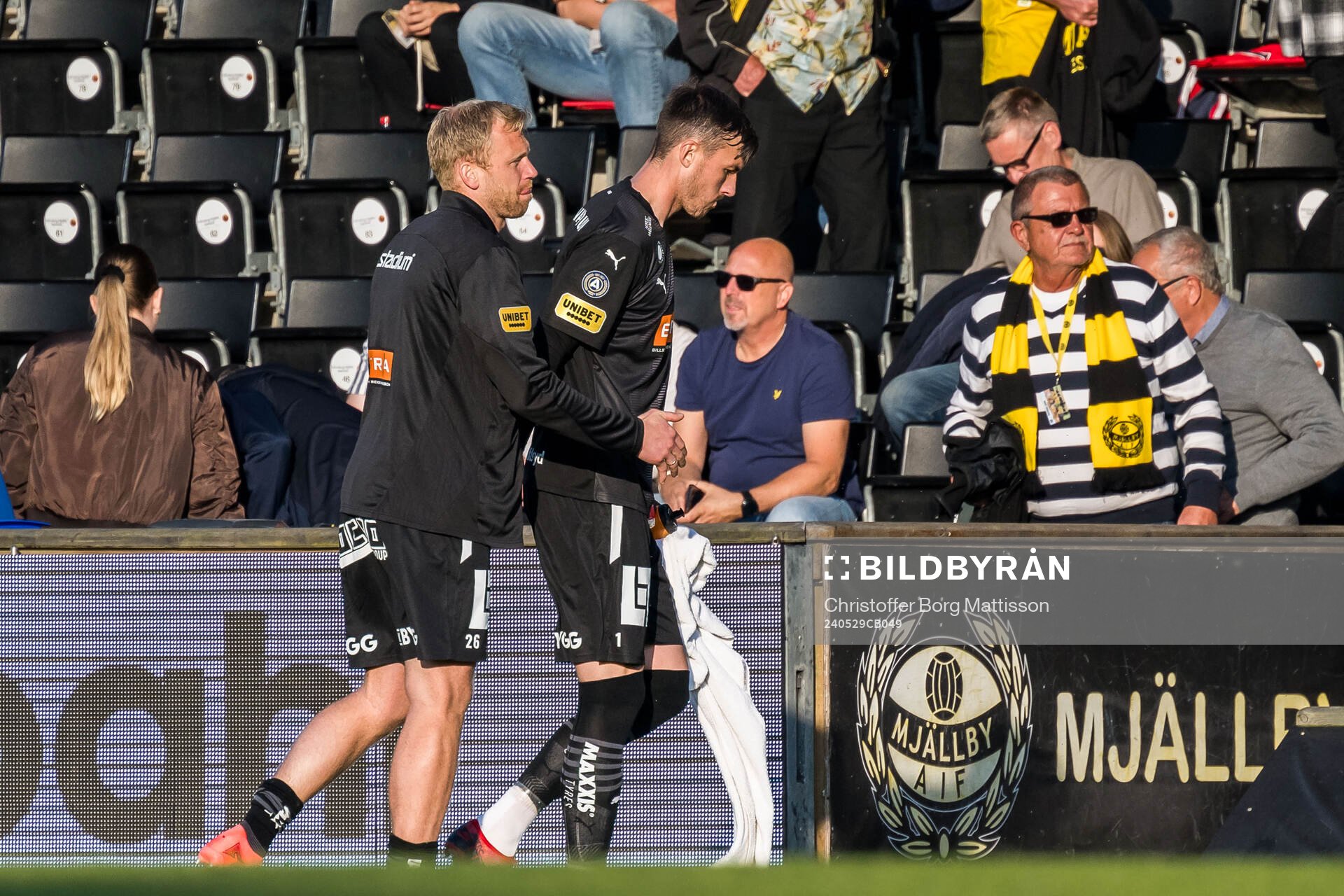 Häckens målvakt Peter Abrahamsson och Andreas Linde