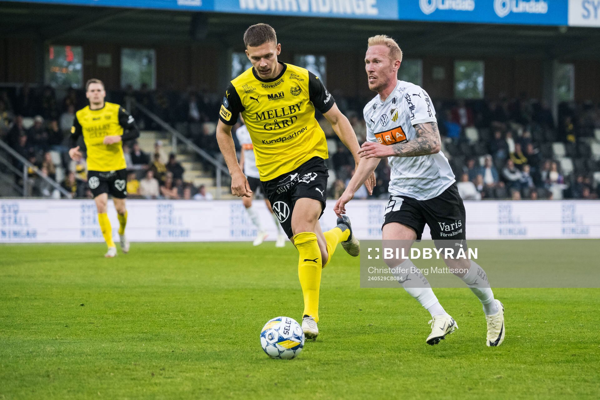 Mjällbys Arvid Brorsson och Häckens Mikkel Rygaard Jensen