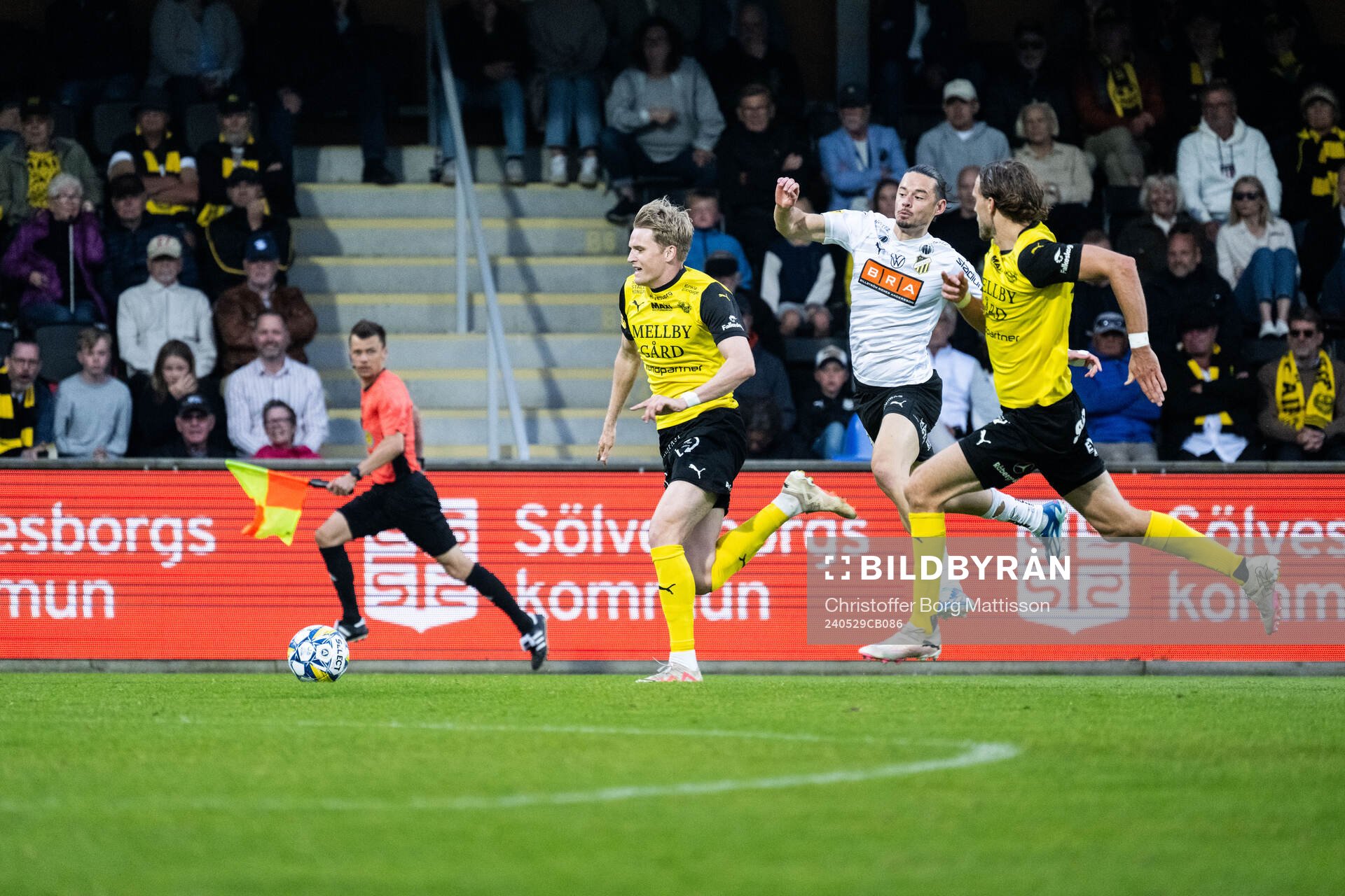 Mjällbys Jacob Kiilerich Rask och Tom Pettersson mot