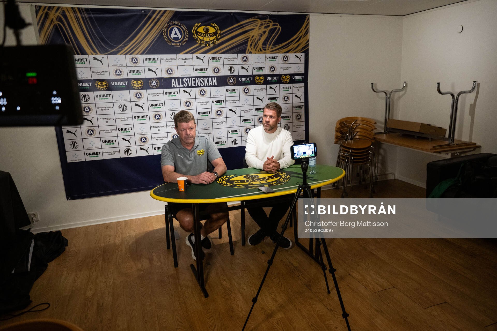 Mjällbys tränare Anders Torstensson och Häckens tränare