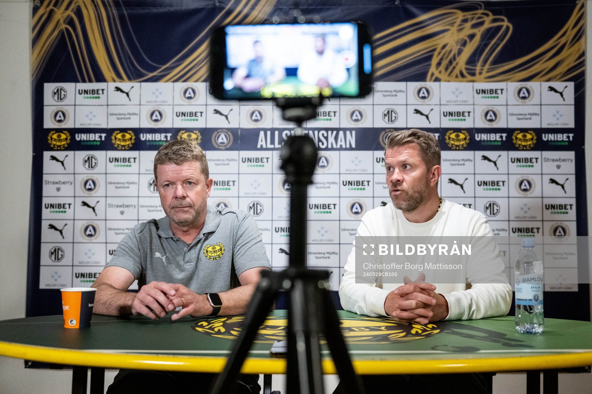 Mjällbys tränare Anders Torstensson och Häckens tränare