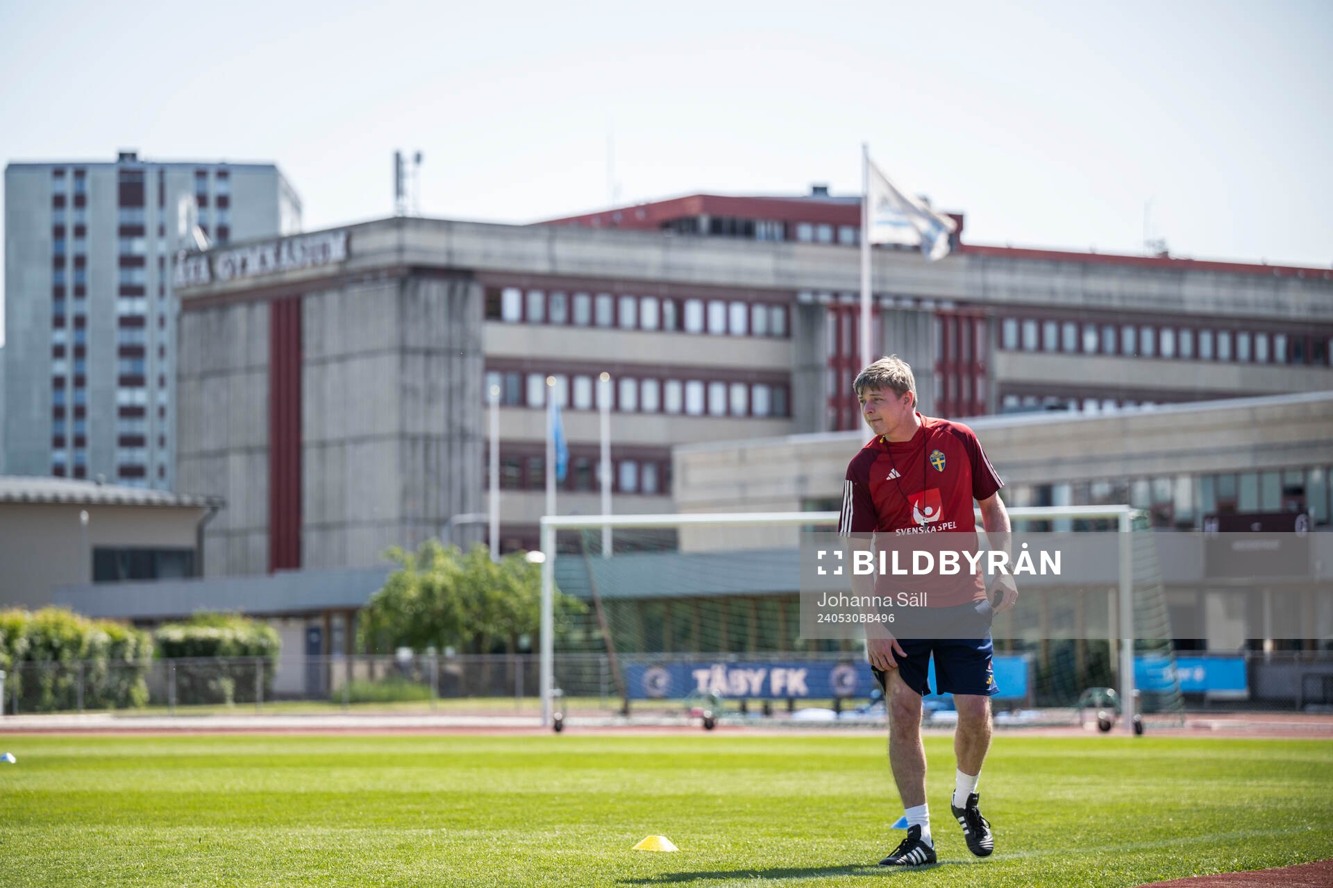 Head coach Jon Dahl Tomasson of the Swedish men's national