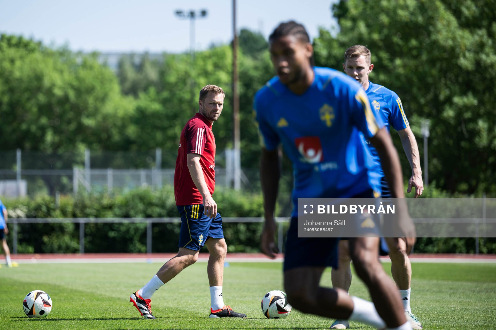 Assistant coach Sebastian Larsson of the Swedish men's