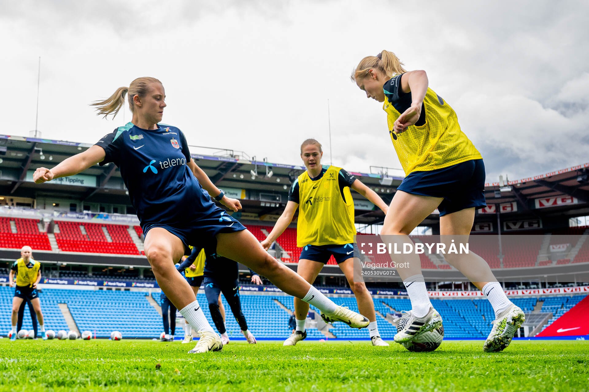 Lisa Fjeldstad Naalsund, Marthine Østenstad and Julie