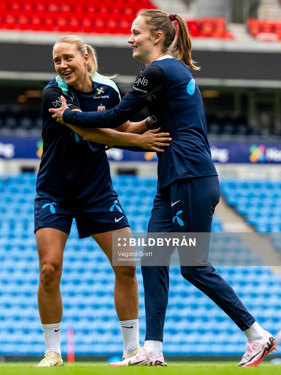 Lisa Fjeldstad Naalsund and Caroline Graham Hansen of the