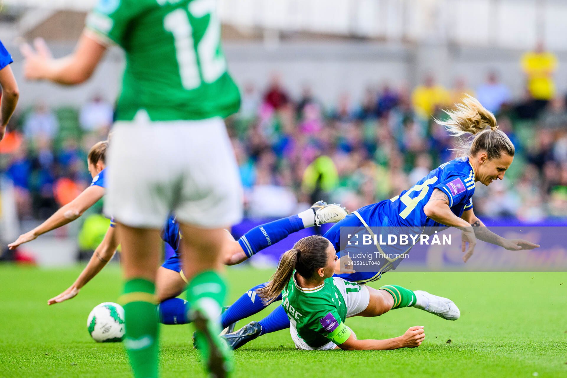 Nathalie Björn of Sweden and Katie McCabe of Ireland