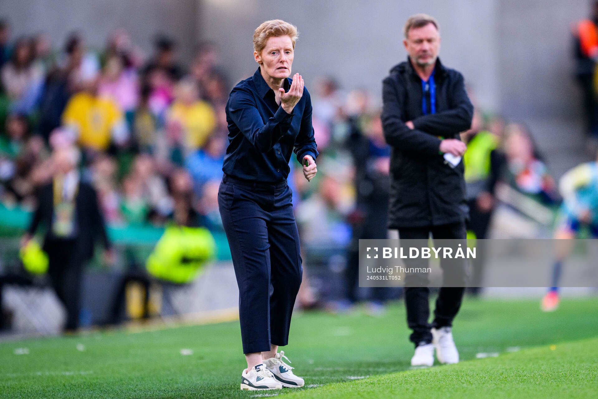 Head coach Eileen Gleeson of Ireland and Head coach Peter