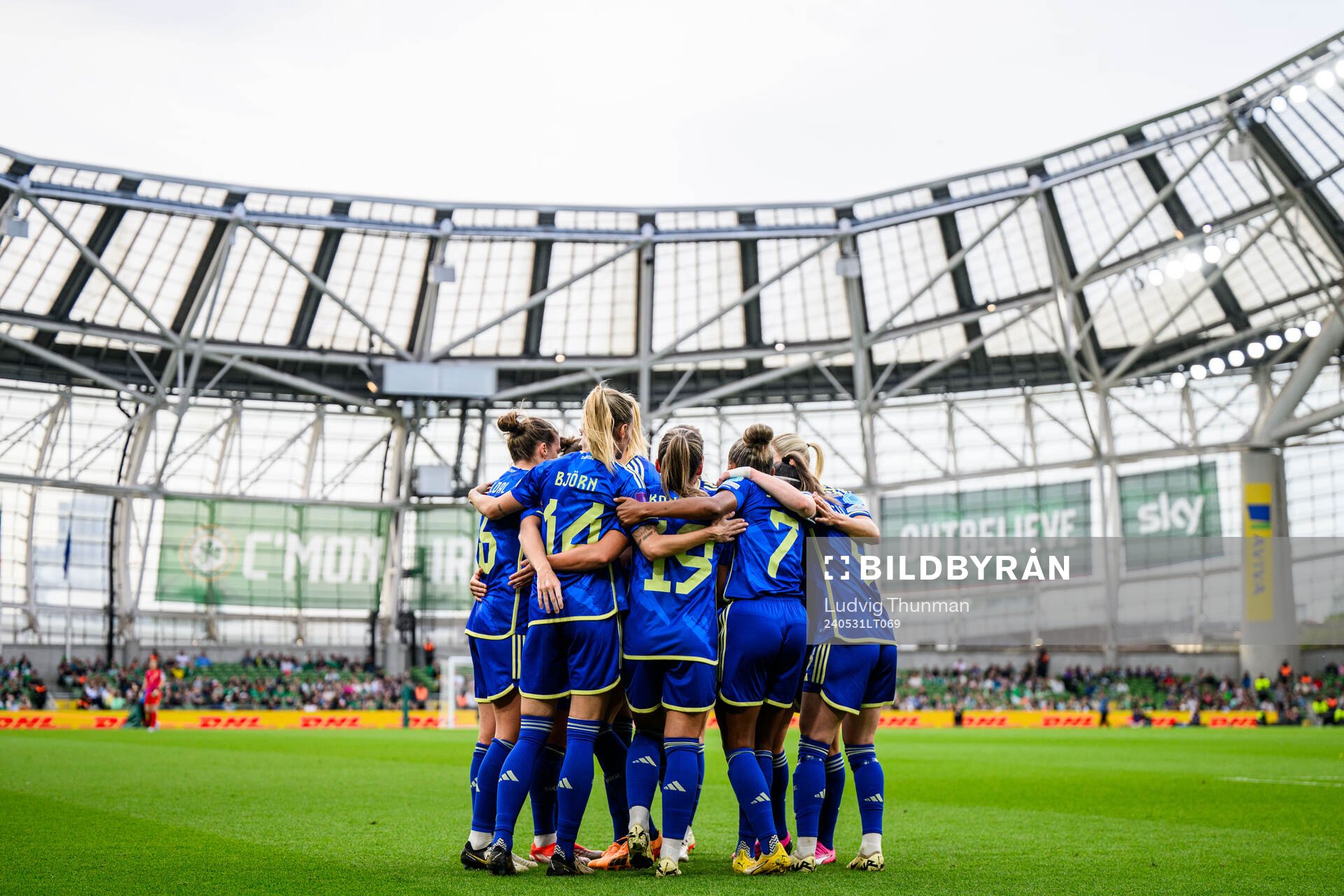 Johanna Rytting Kaneryd of Sweden celebrates with team mates