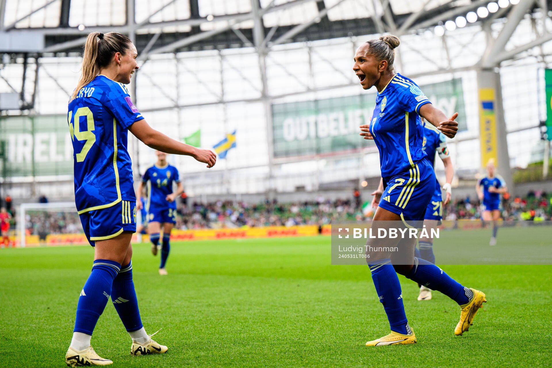 Johanna Rytting Kaneryd of Sweden celebrates with Madelen Janogy after 0-1 during the UEFA Women's Euro Qualifying football match between Ireland and Sweden on May 31, 2024 in Dublin.