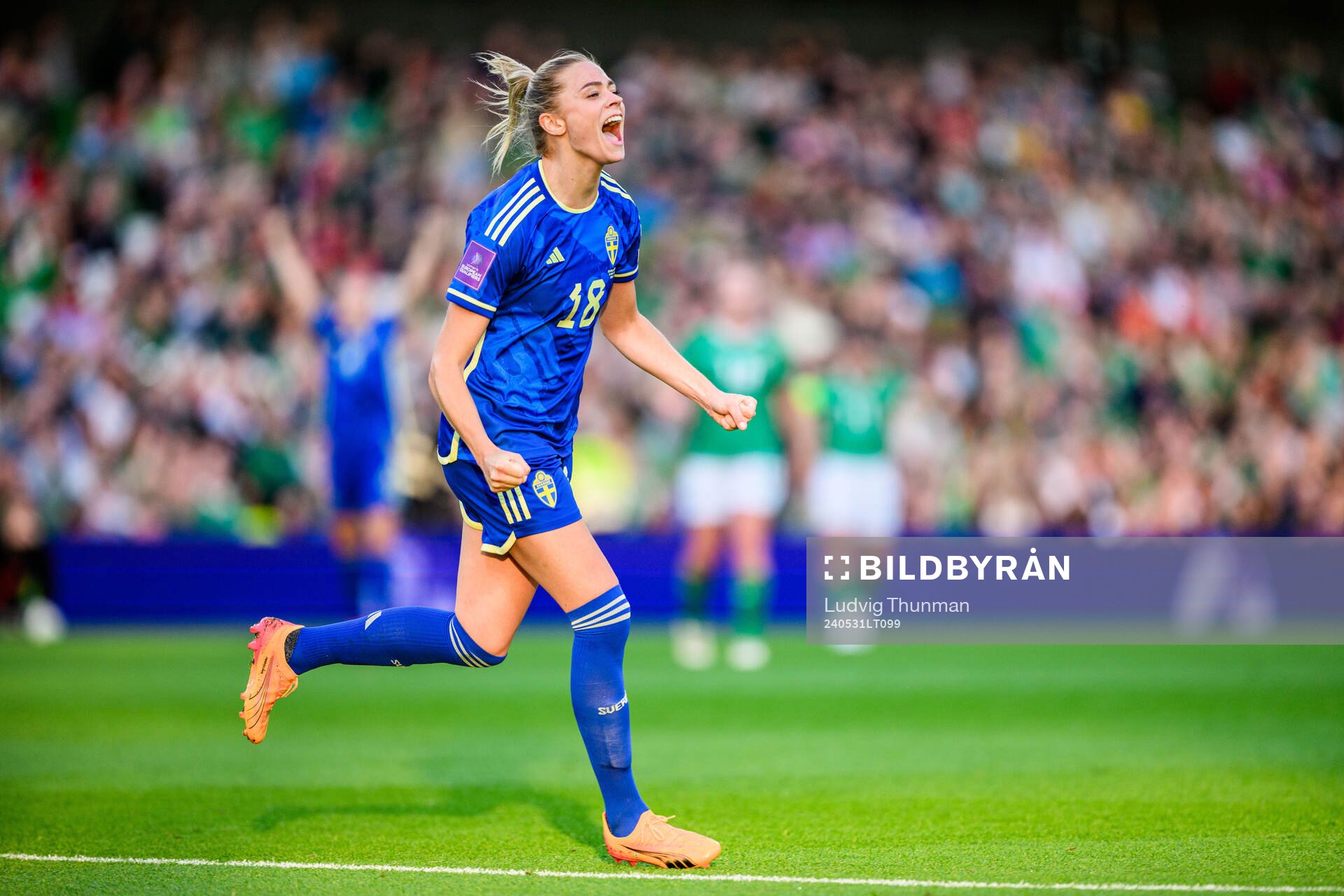 Fridolina Rolfö of Sweden celebrates