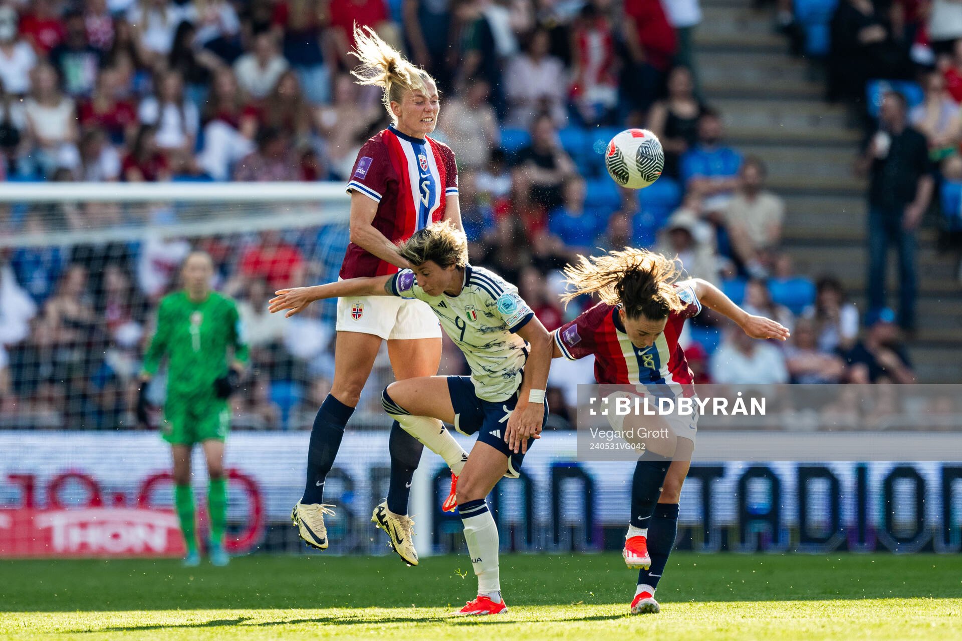 Guro Bergsvand and Vilde Bøe Risa of Norway against