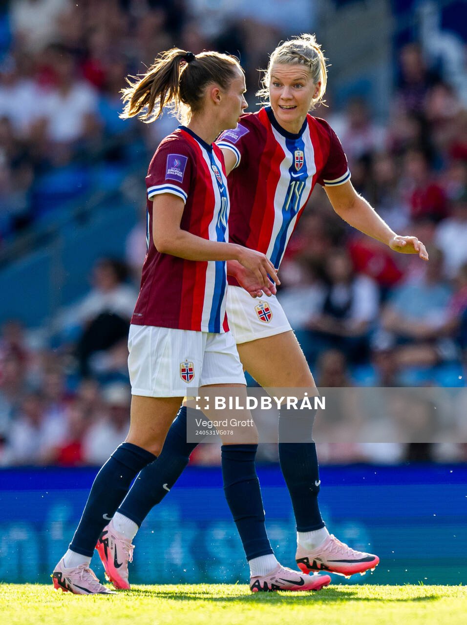 Caroline Graham Hansen and Ada Hegerberg of Norway