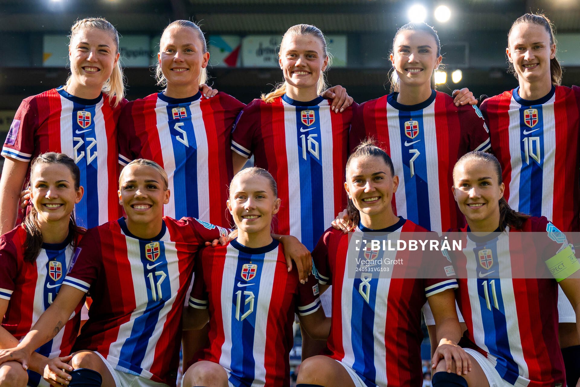 The starting eleven of Norway pose for a team photo