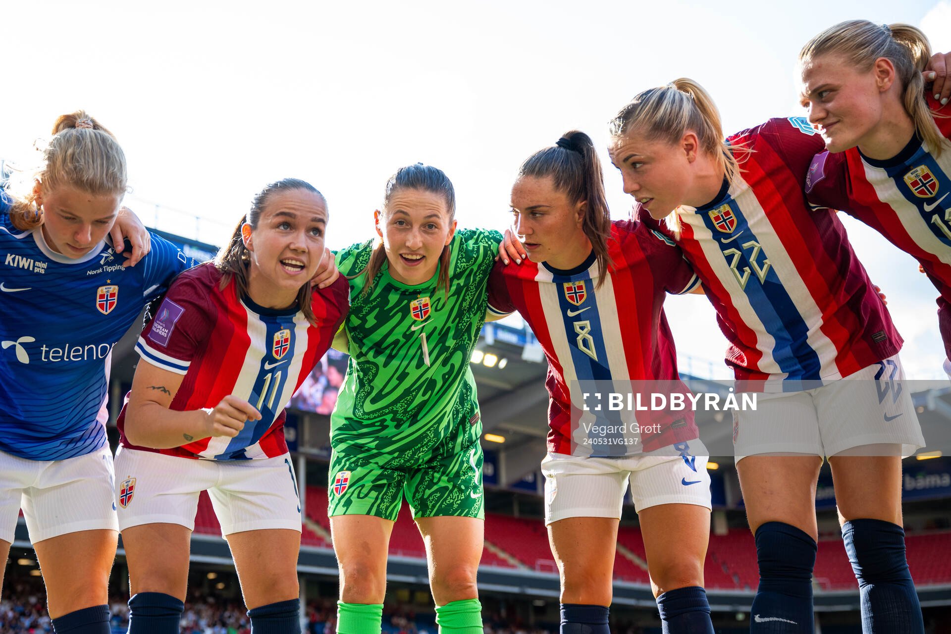 Justine Kielland, Guro Reiten, goalkeeper Cecilie
