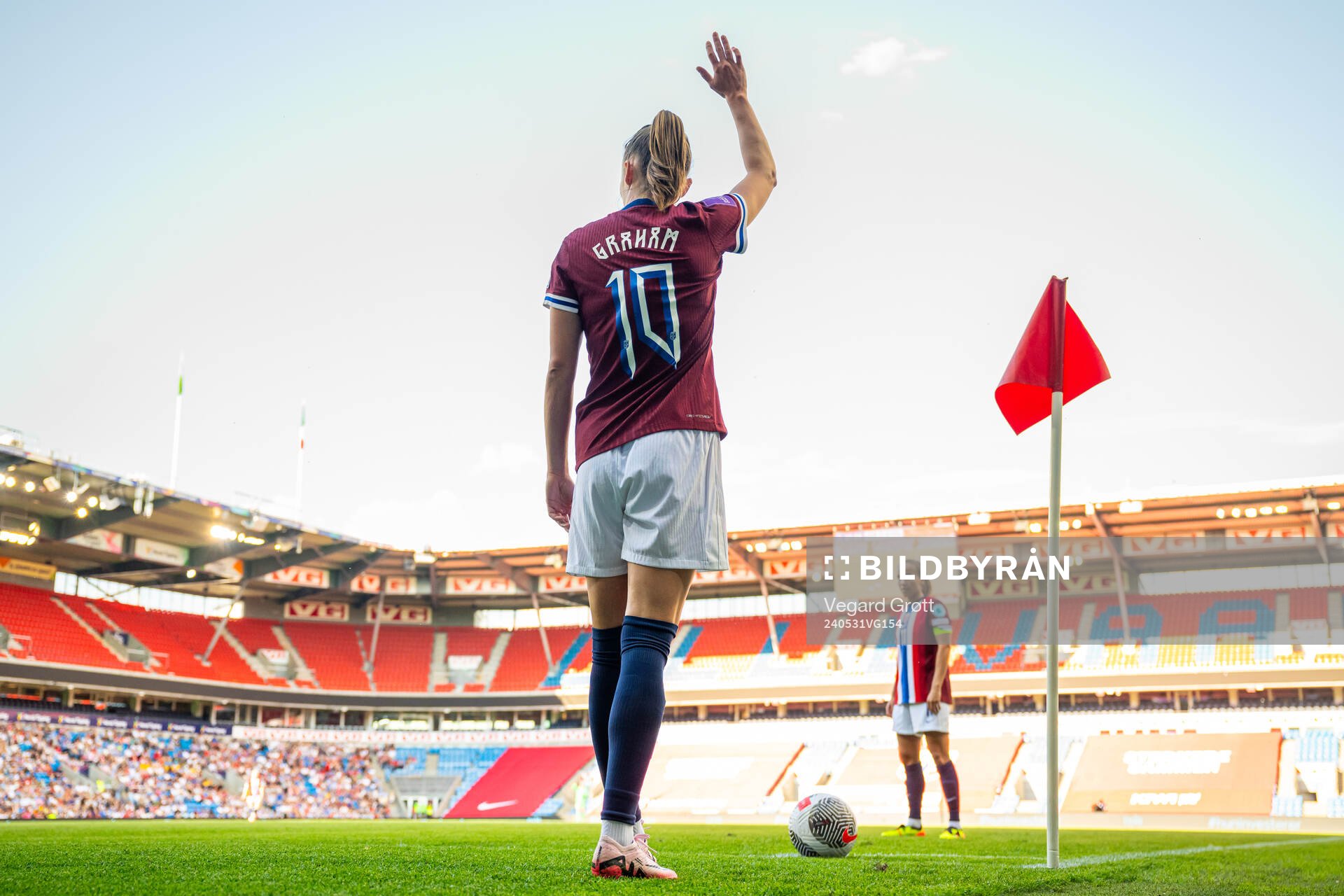 Caroline Graham Hansen of Norway takes a corner kick