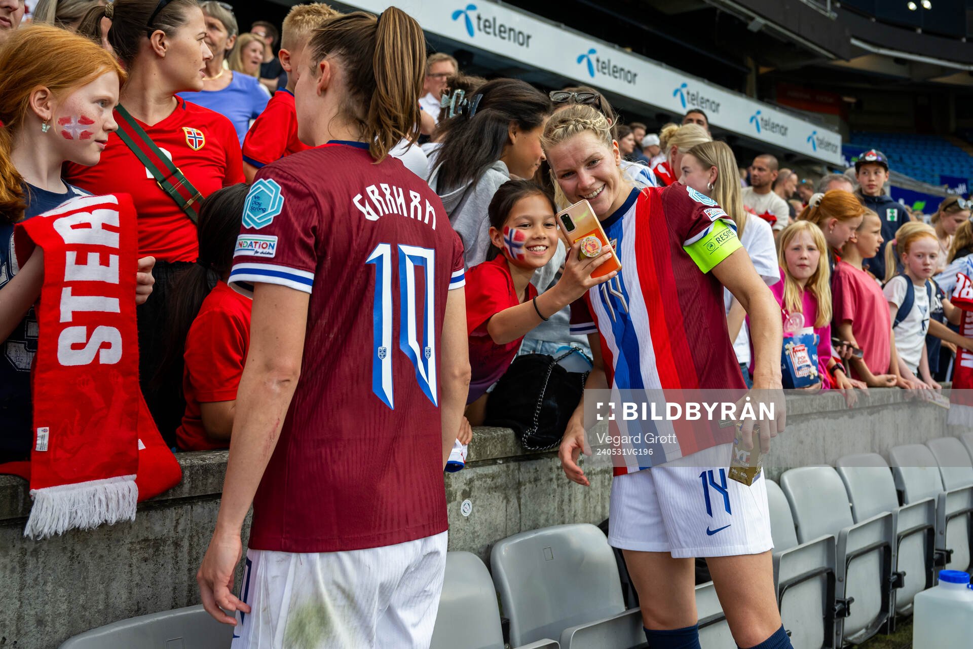 Caroline Graham Hansen and Ada Hegerberg of Norway