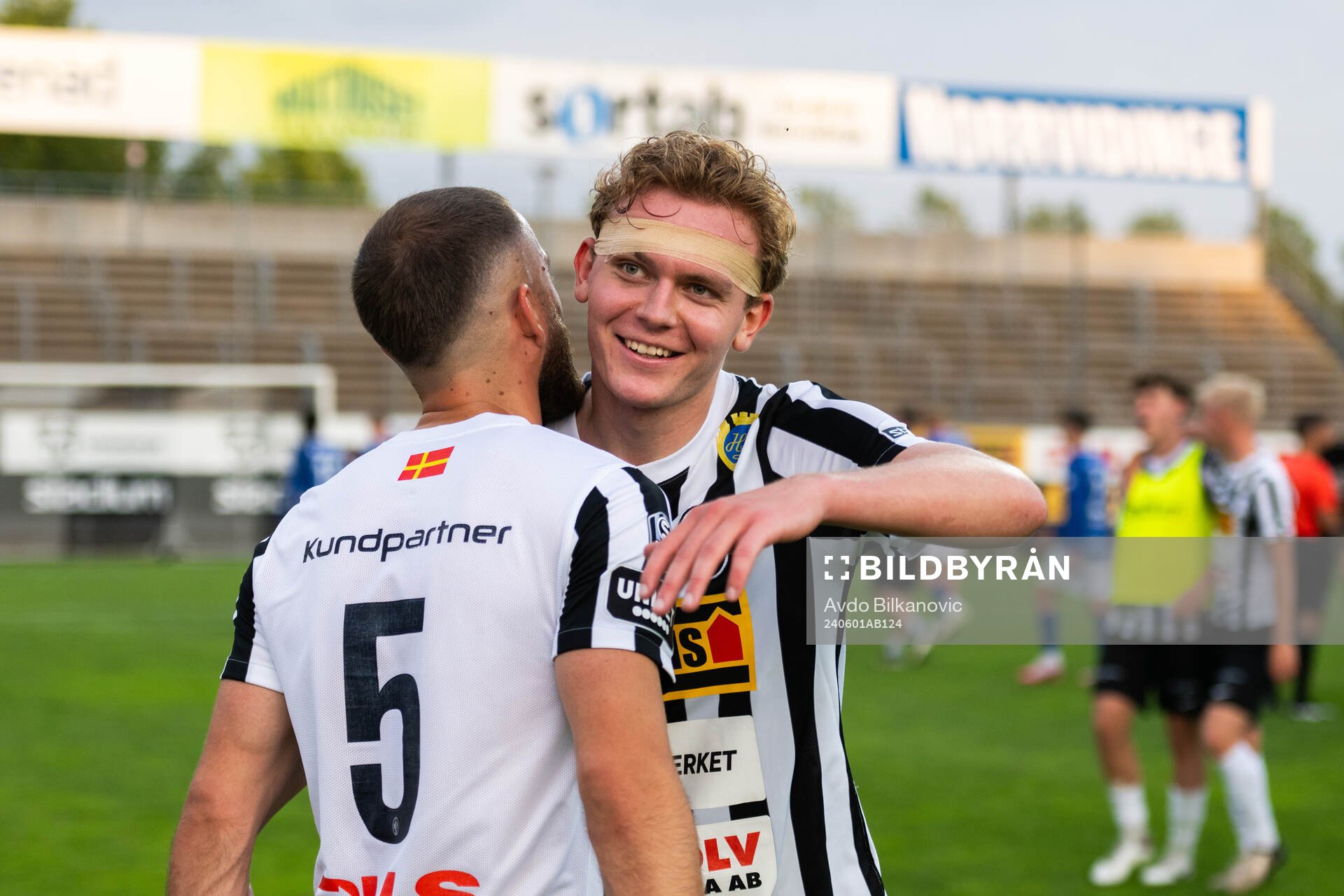 Landskronas Filip Sachpekidis och Melker Jonsson jublar