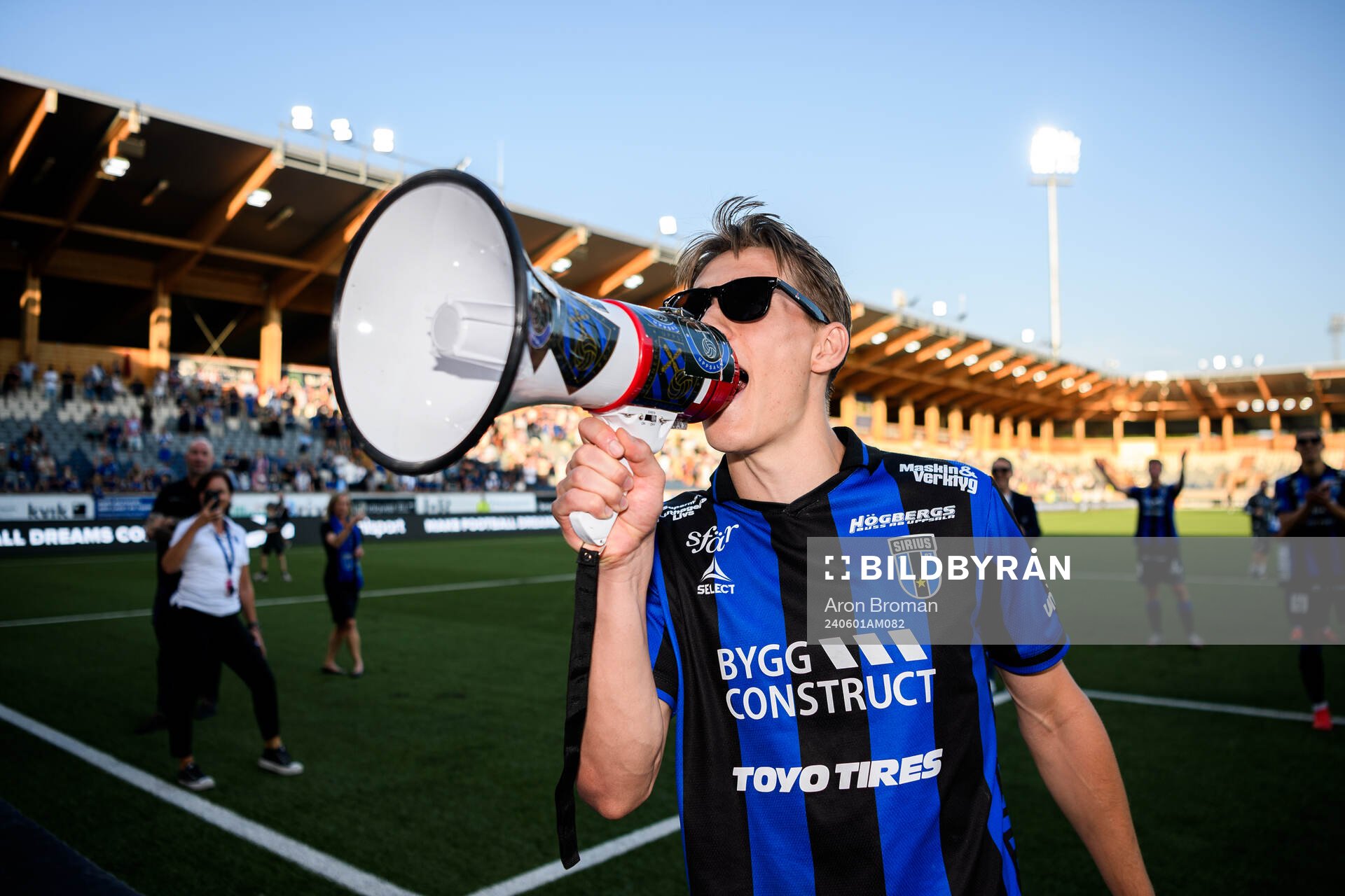 Sirius Marcus Lindberg jublar efter fotbollsmatchen i Allsvenskan mellan Sirius och IFK Norrköping den 1 juni 2024 i Uppsala. 