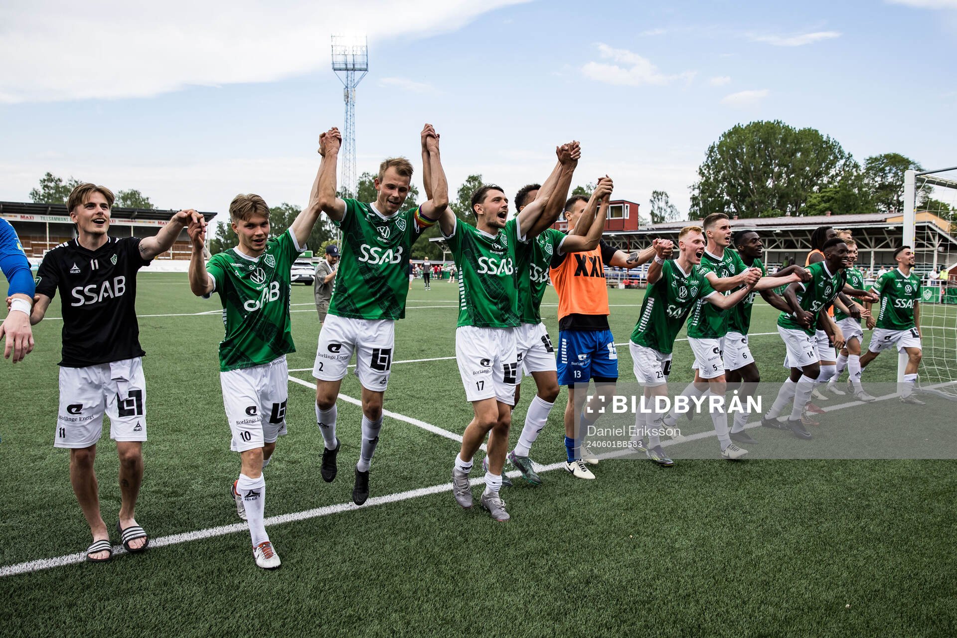 Brages spelare jublar