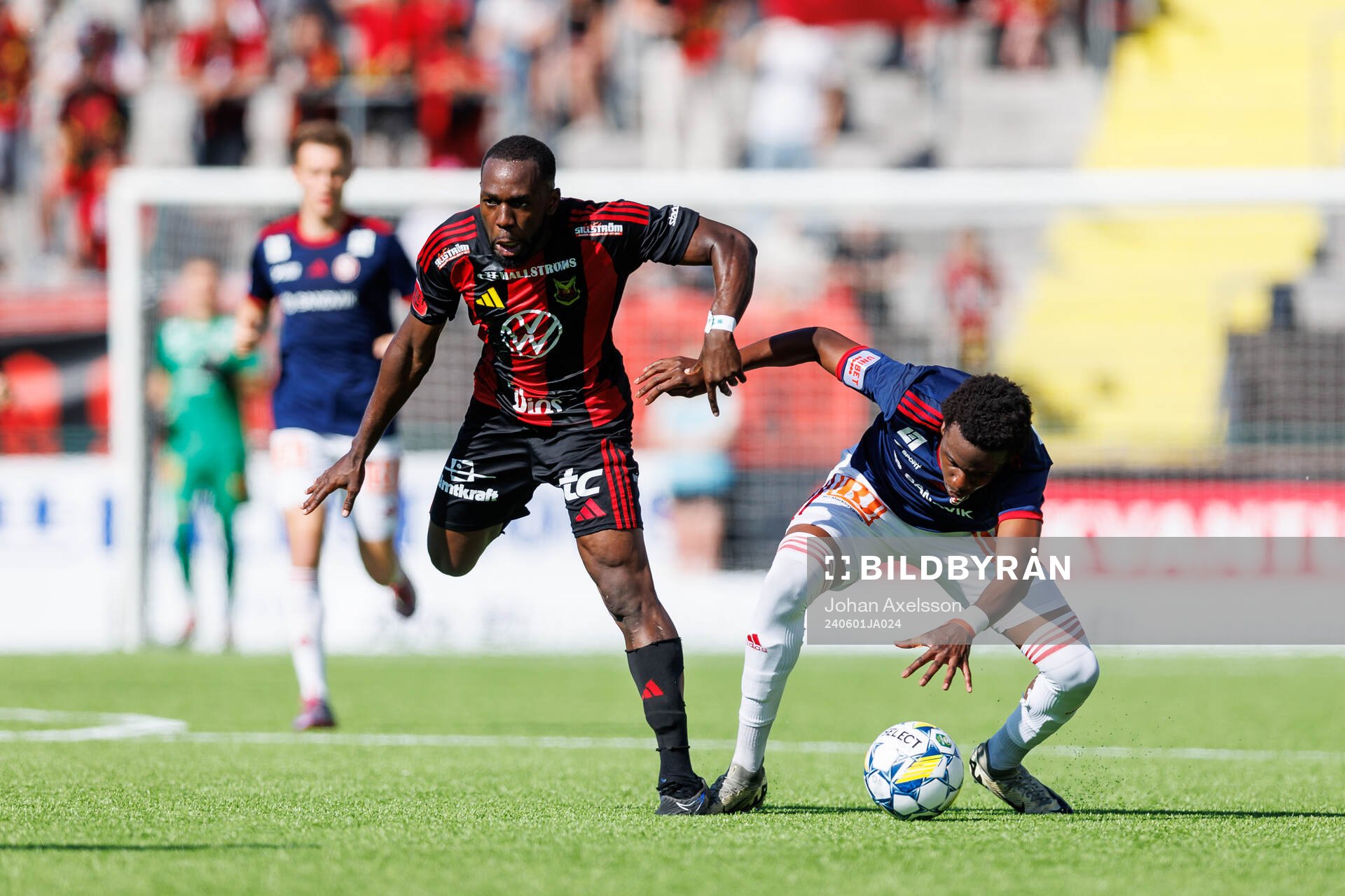 Östersunds Chrisnovic Isemoli N'sa och Sandvikens IFs