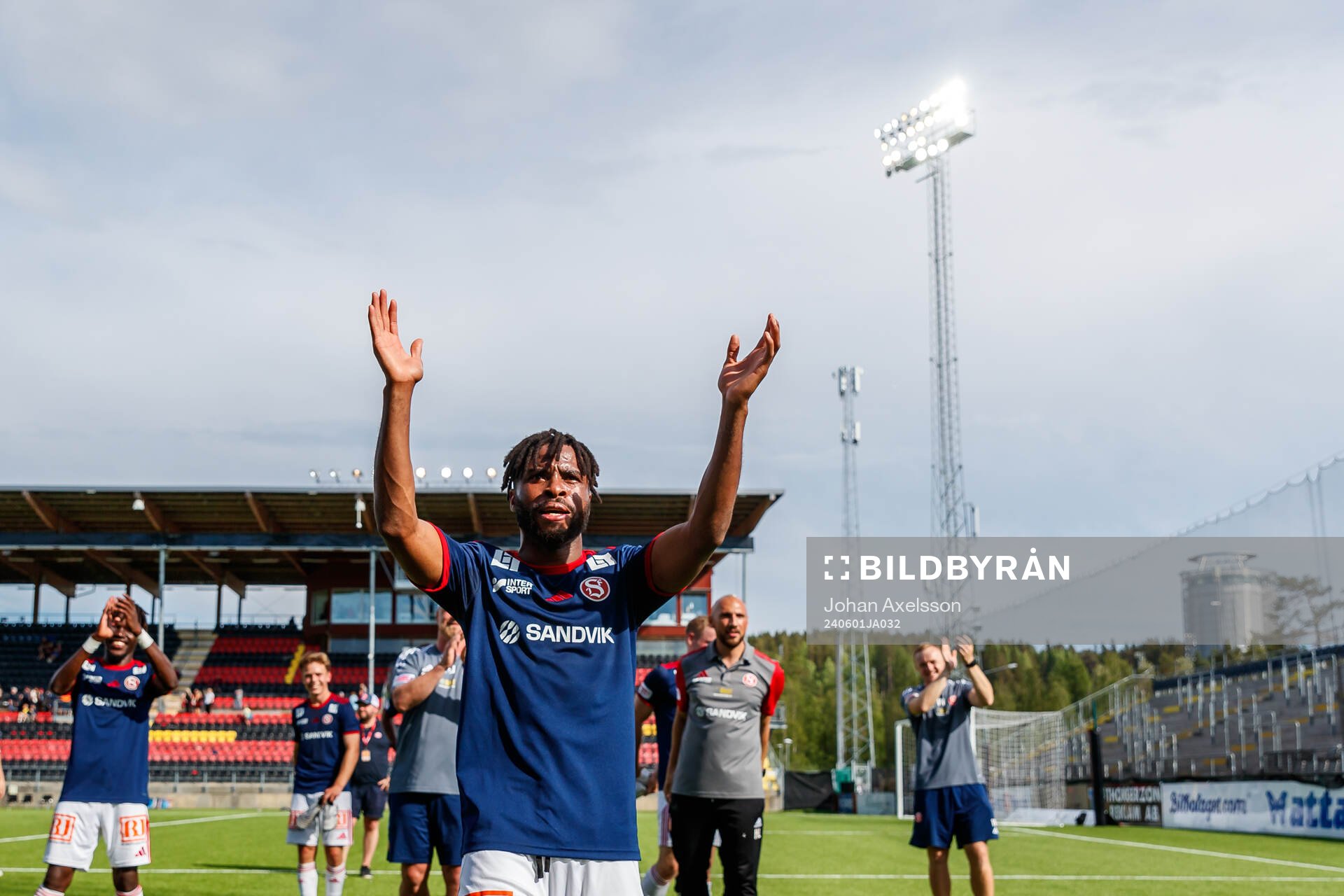 Sandvikens IFs John Junior Igbarumah jublar