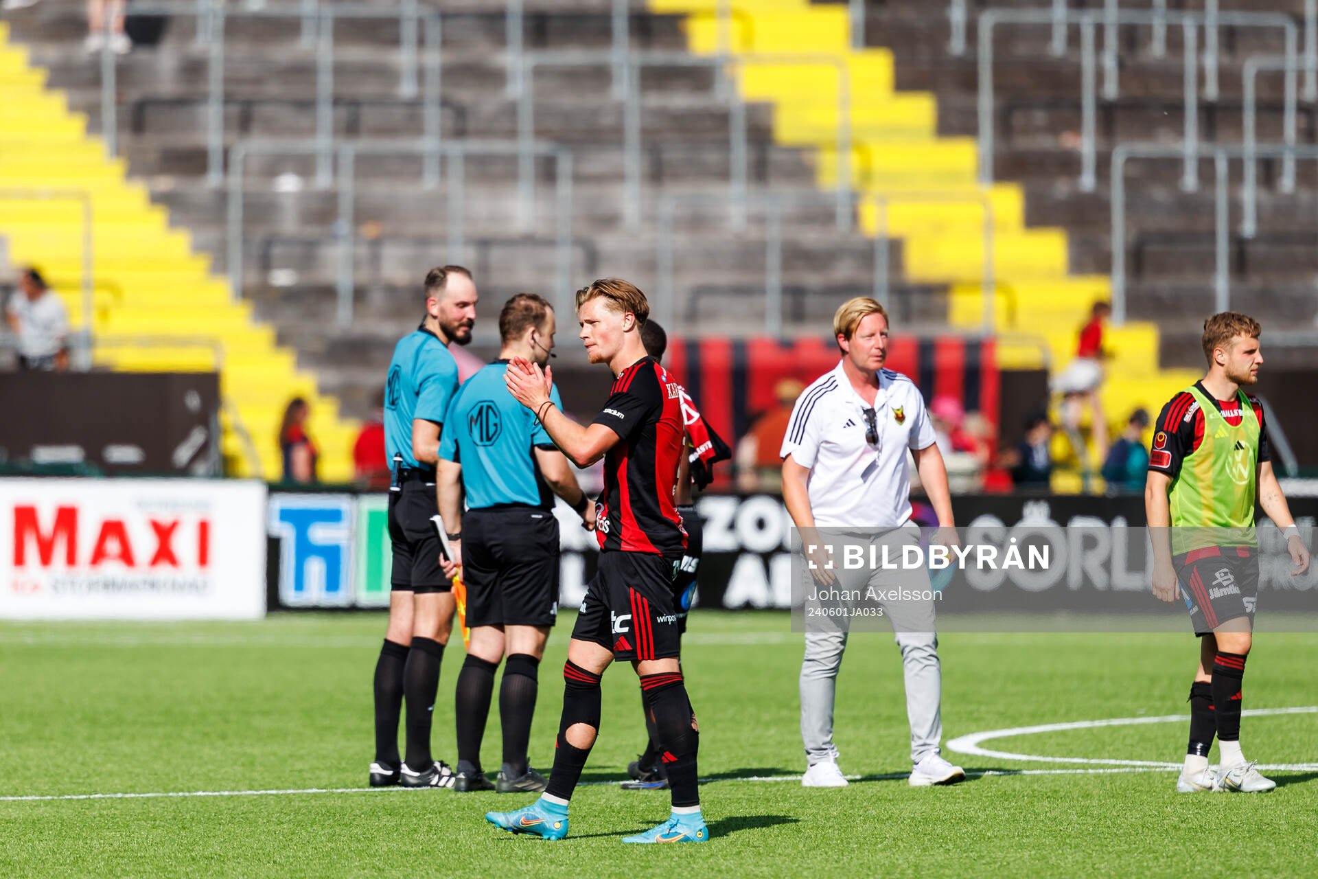 Östersunds Sebastian Karlsson Grach deppar