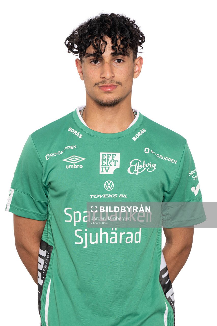 Ahmed Al Rawe under en porträttfotografering med Elfsborg U17 den 1 juni 2024 i Borås. 