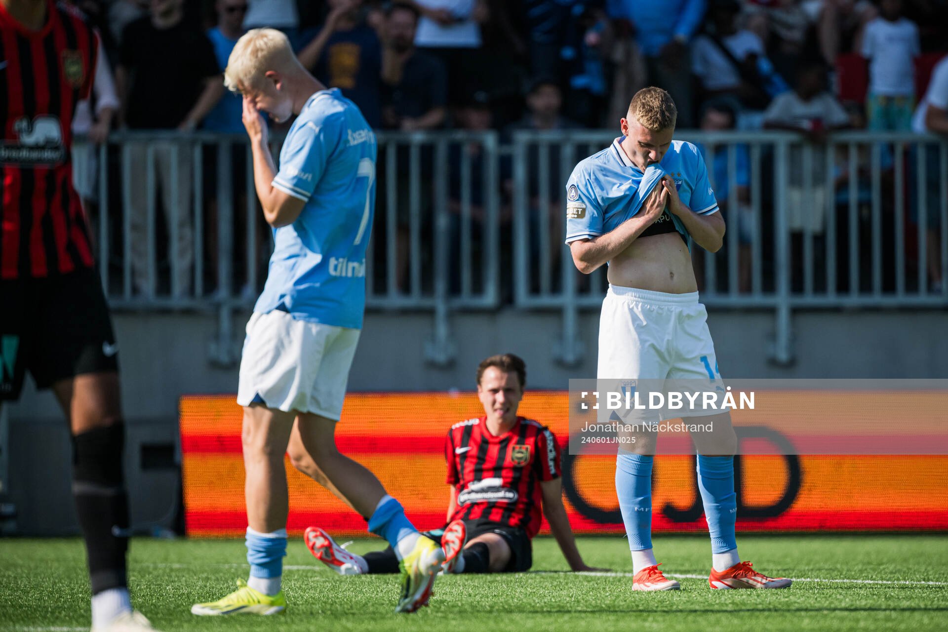 Malmö FFs Sebastian Jörgensen deppar
