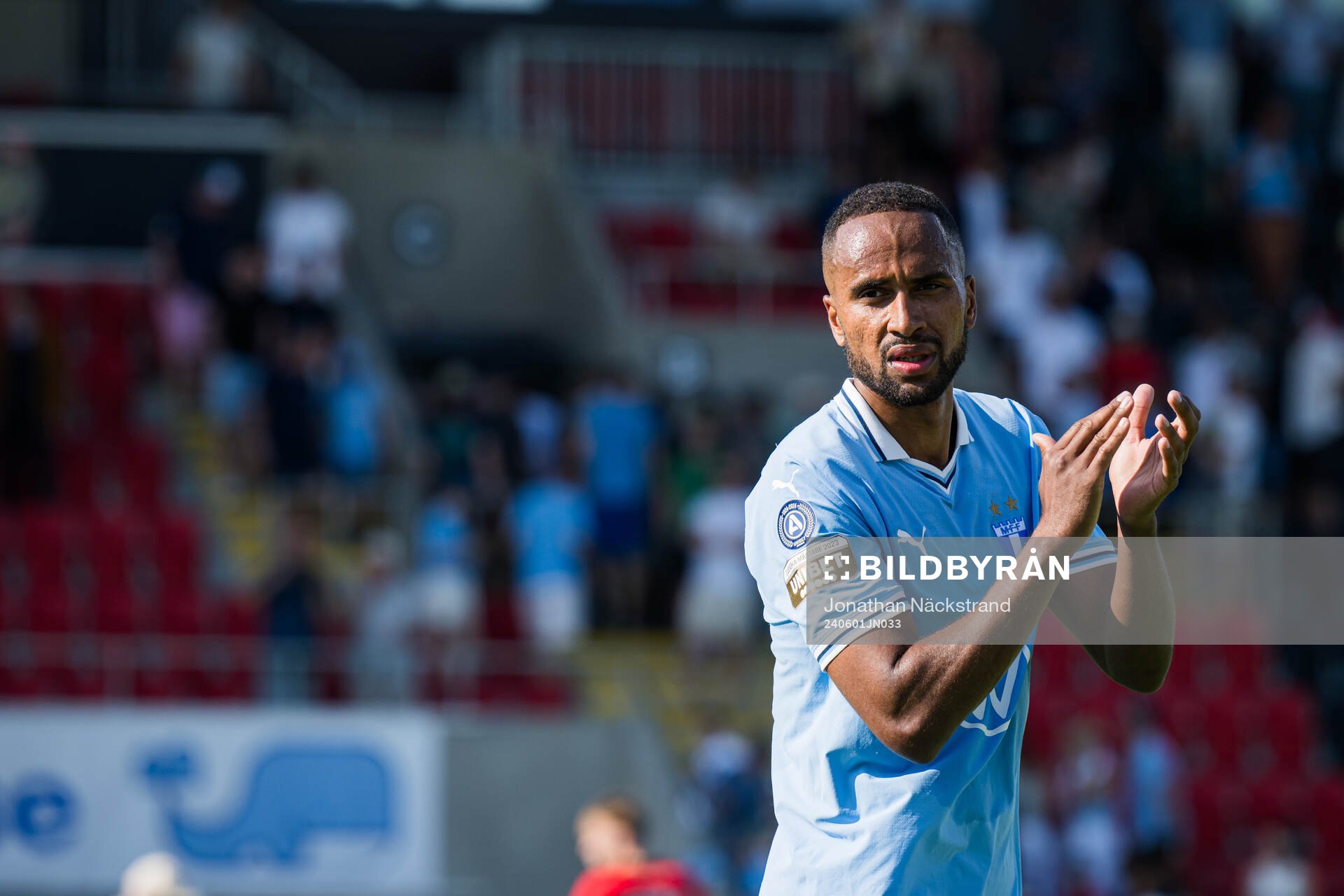 Malmö FFs Isaac Kiese Thelin deppar