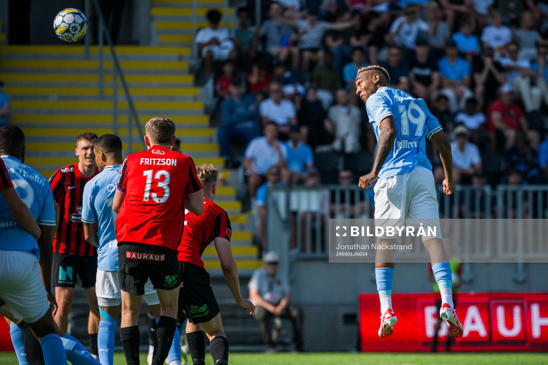 Malmö FFs Derek Cornelius gör 2-2