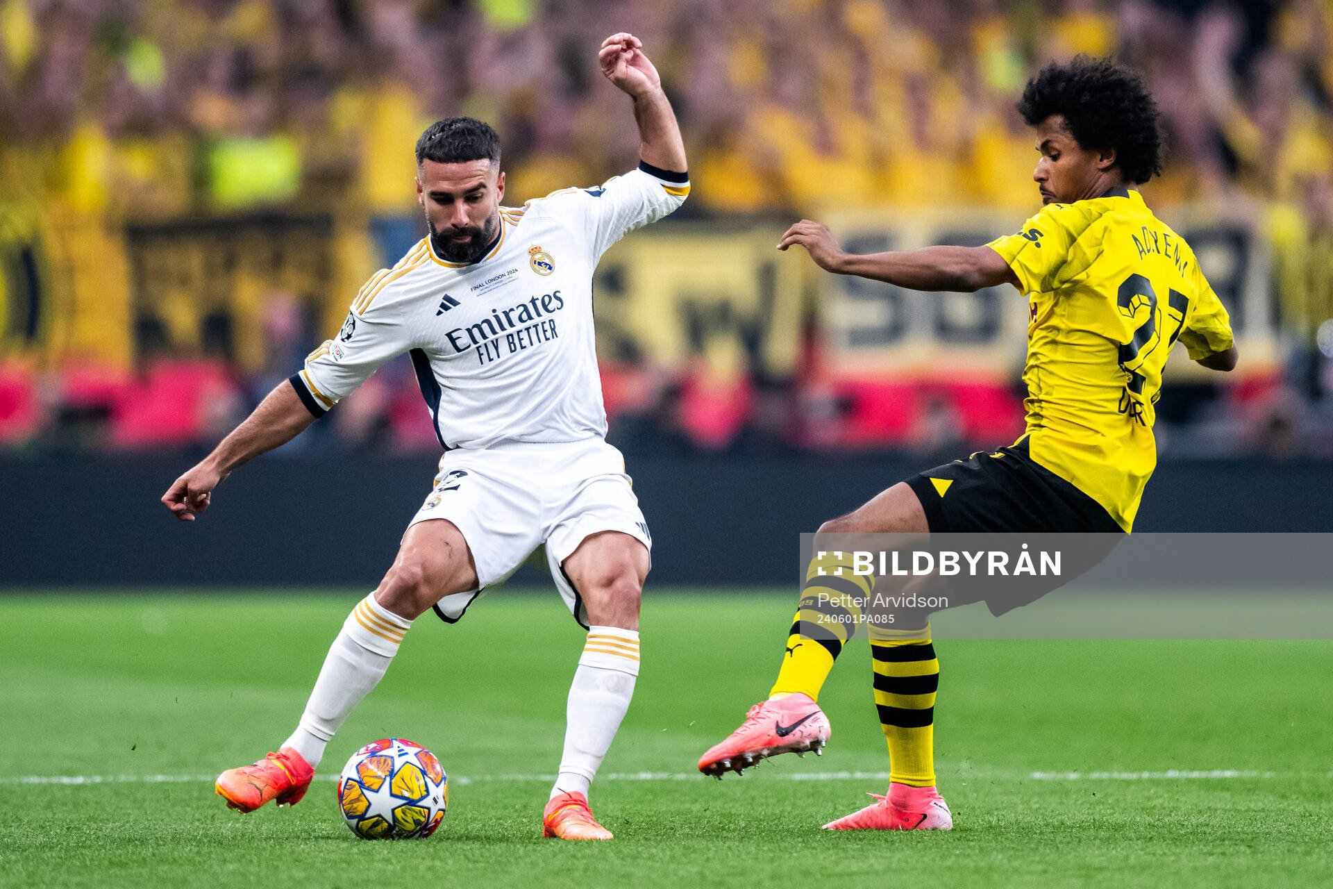 Dani Carvajal of Real Madrid and Karim Adeyemi of Dortmund during the UEFA Champions League final between Dortmund and Real Madrid on June 1, 2024 in London.