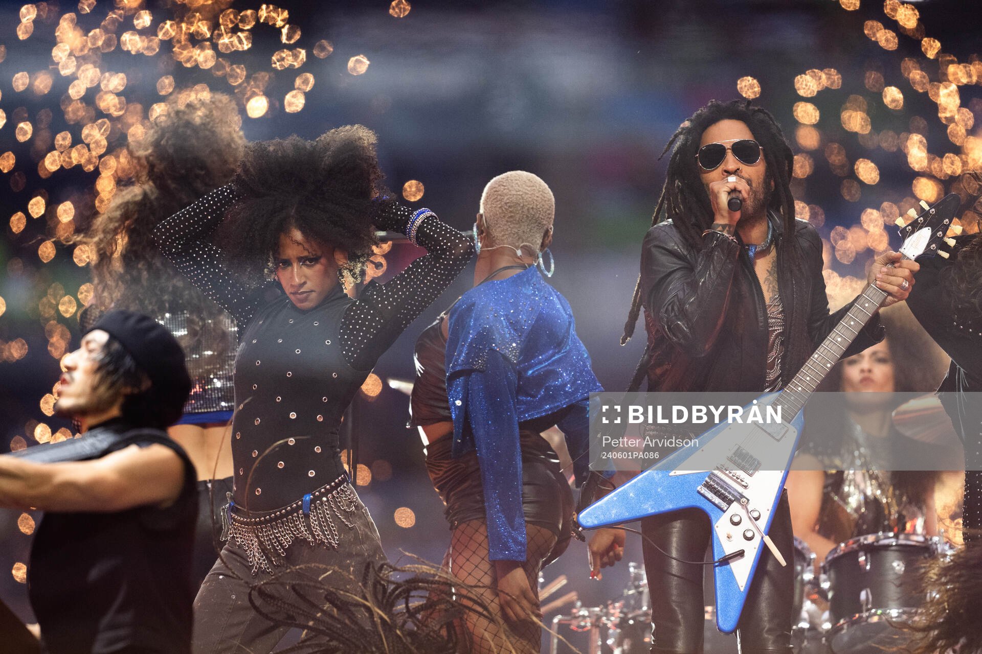 Singer Lenny Kravitz performs