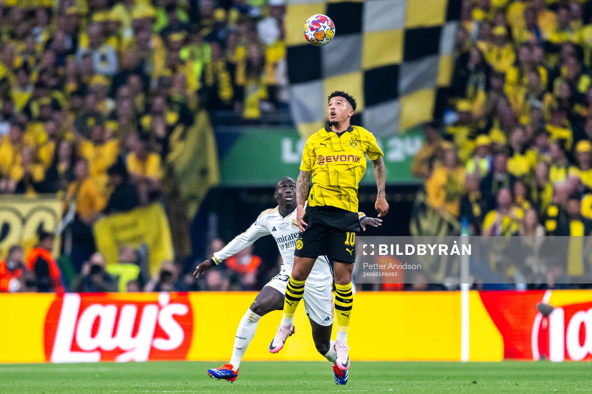 Ferland Mendy of Real Madrid and Jadon Sancho of Dortmund