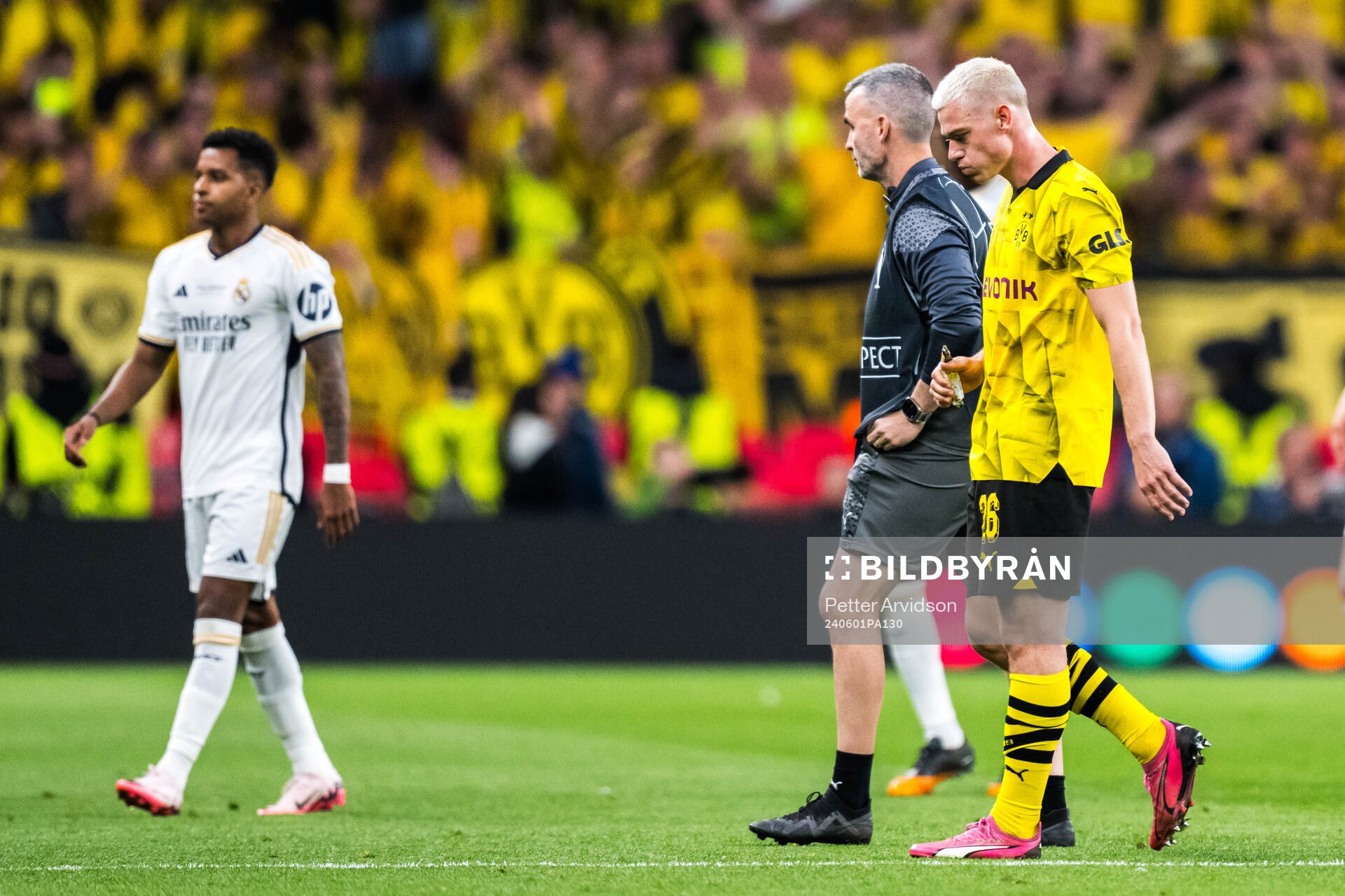 Julian Ryerson of Dortmund looks dejected