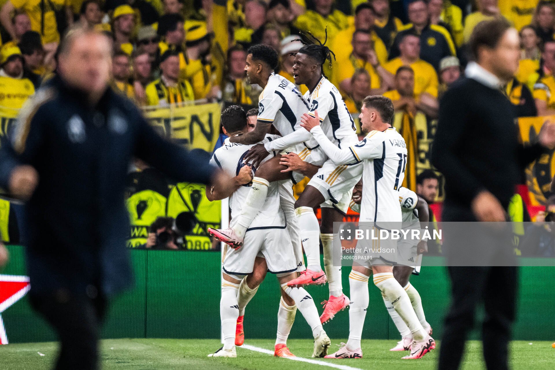 Dani Carvajal of Real Madrid celebrate with team mates