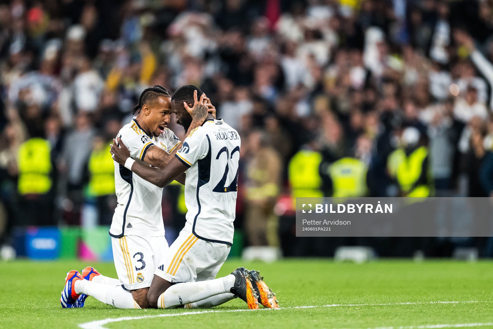 Eder Militao and Antonio Rudiger of Real Madrid celebrate