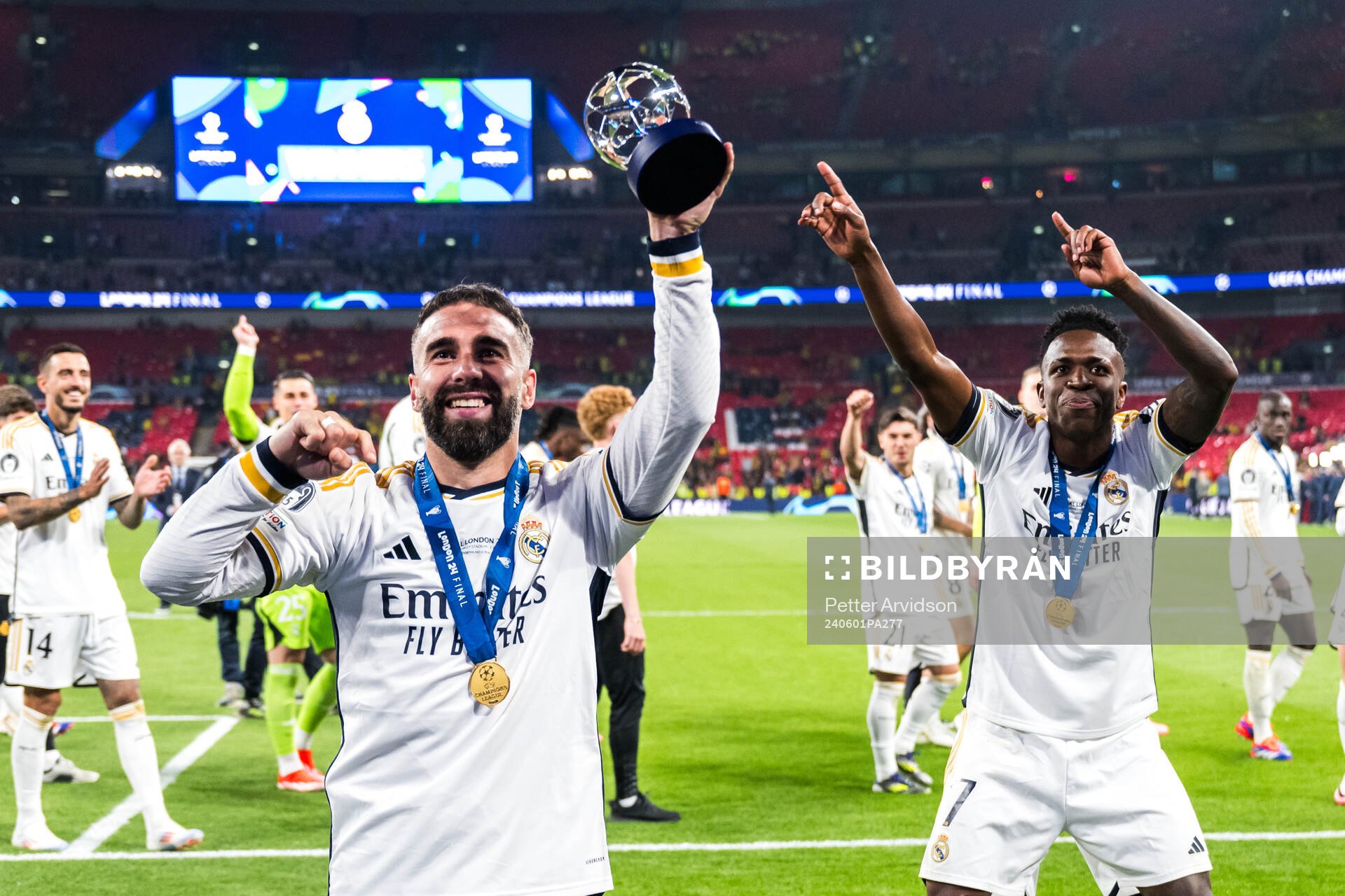 Dani Carvajal and Vinicius Junior of Real Madrid celebrates