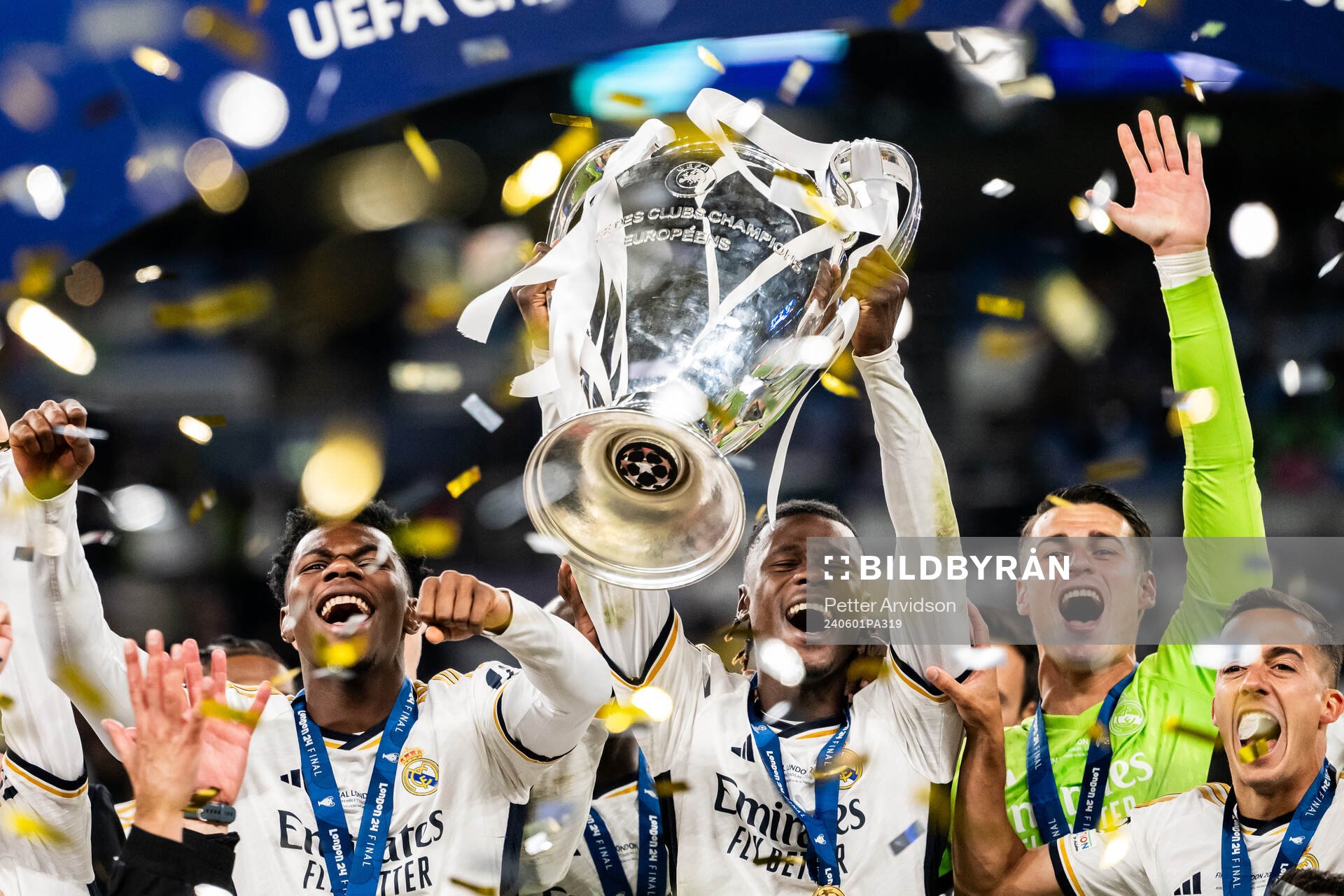 Eduardo Camavinga of Real Madrid lifts the trophy