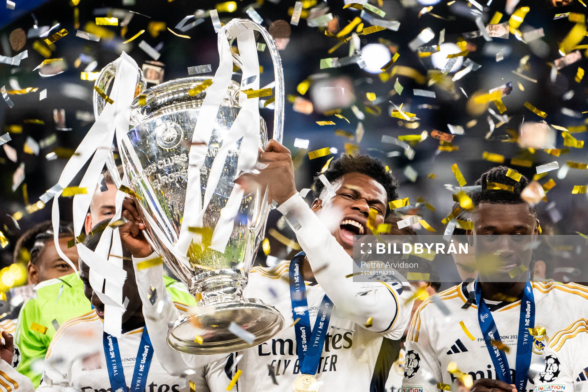 Aurelien Tchouameni of Real Madrid lifts the trophy