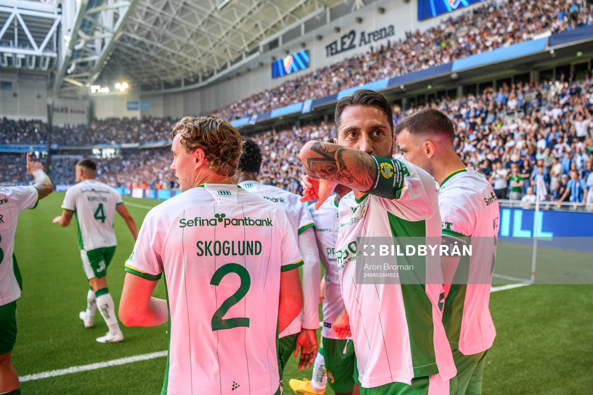 Hammarbys Nahir Besara jublar med lagkamrater